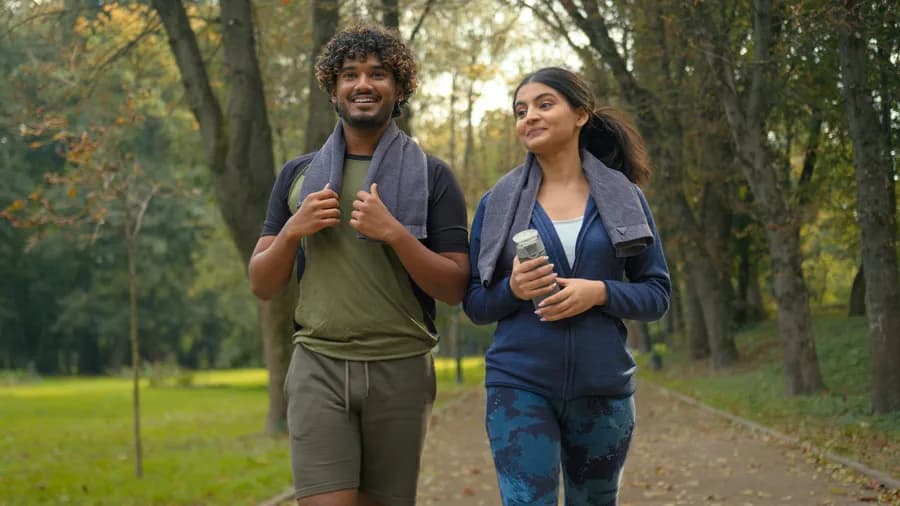 10 Benefits of Walking 30 Minutes a Day for Health, Fitness, and Weight Loss