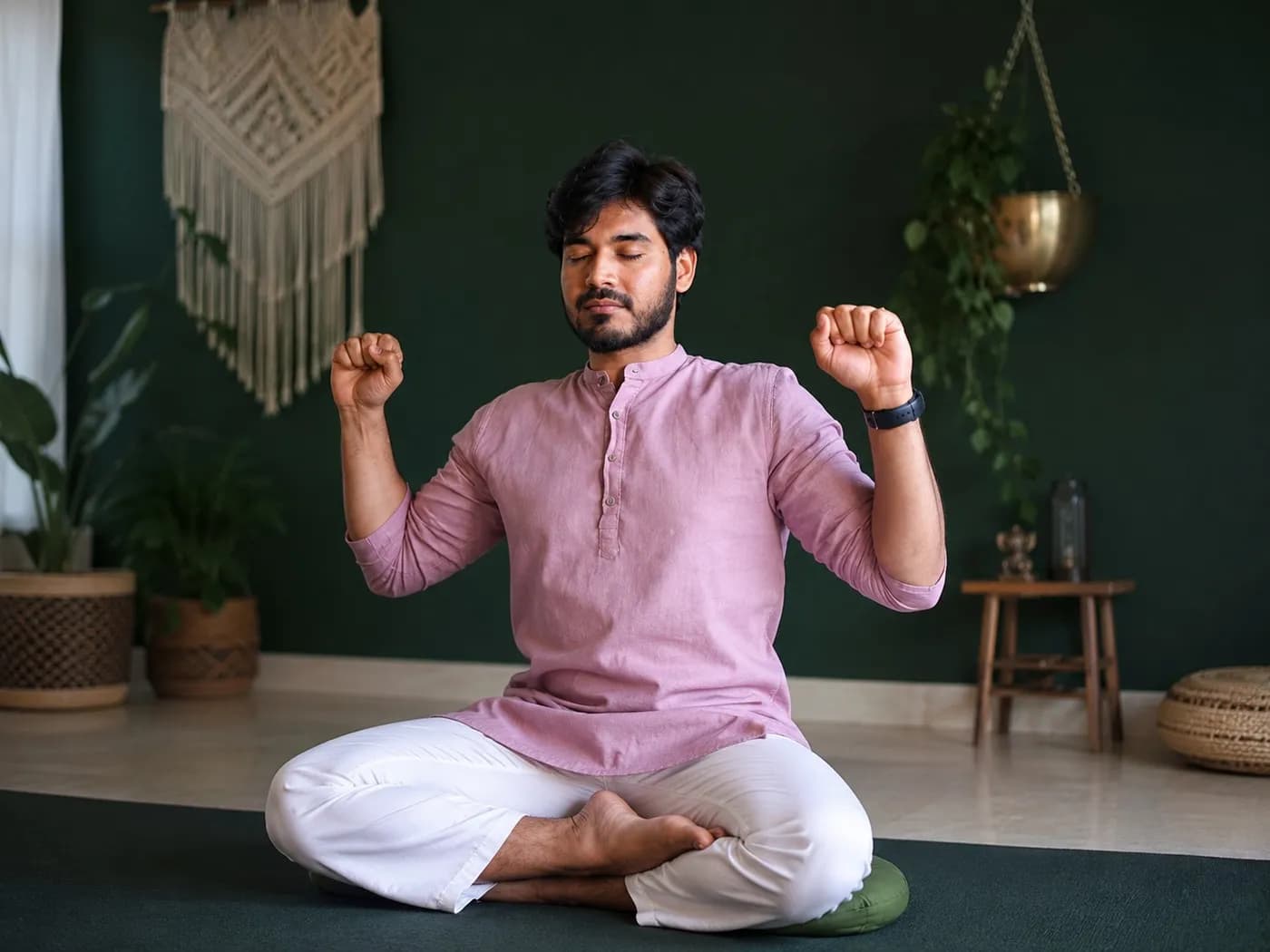 Bhastrika Pranayama: Steps, Benefits and Precautions